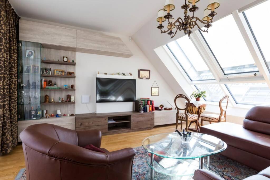 Apartamento Grosses Penthouse #12 Mit Terrasse Und Aussicht Viena Exterior foto