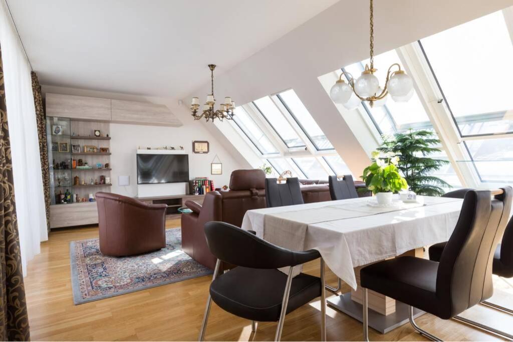 Apartamento Grosses Penthouse #12 Mit Terrasse Und Aussicht Viena Exterior foto