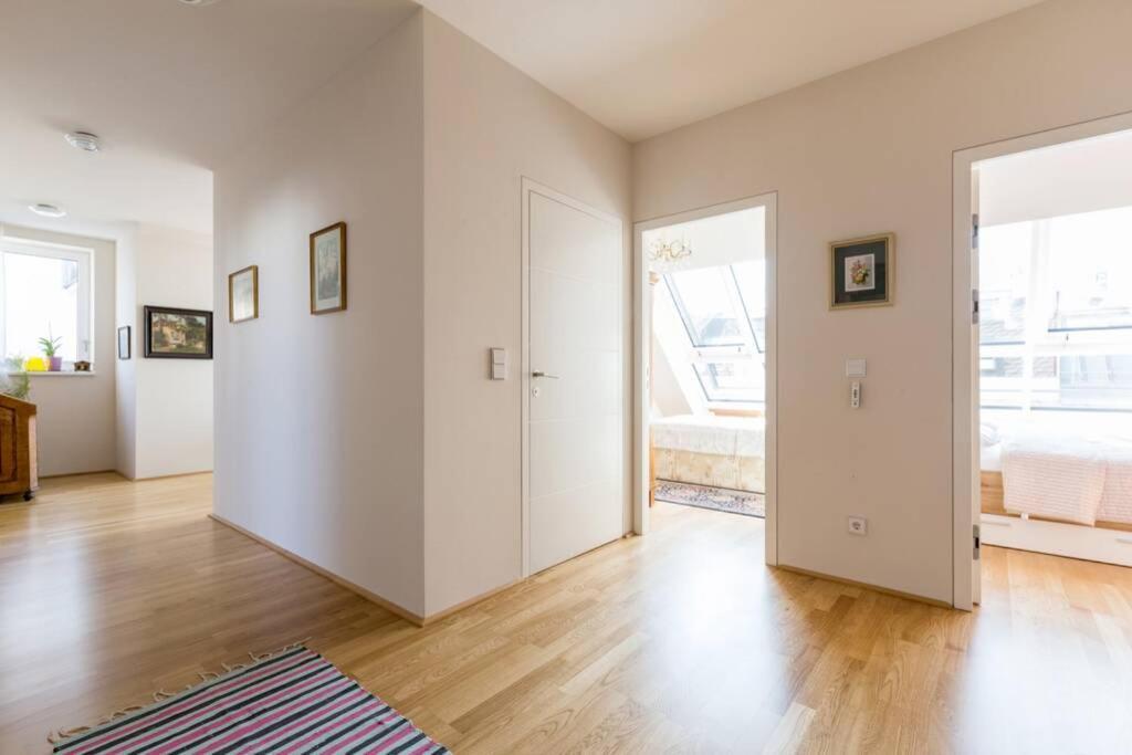 Apartamento Grosses Penthouse #12 Mit Terrasse Und Aussicht Viena Exterior foto